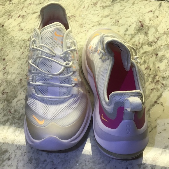 SOLD!! Nike Air Maxis 💛 size 7 💛 —NWT! - Picture 8 of 15